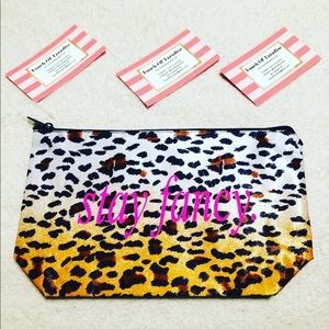 Super hot makeup cases/cosmetic cases personalized